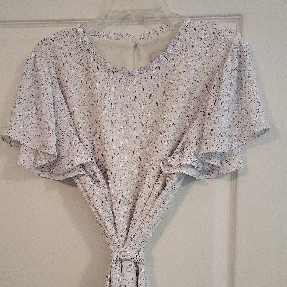 LOFT Plus White and Navy Patterned Blouse with Ruffle Sleeves